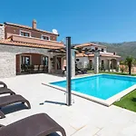 Villa Aria