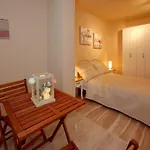 Few Steps From The Center - New And Modern Apartment For 4 Persons