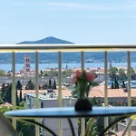 Jadran Apartment With Balcony And Parking Garage