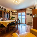 Peter Villa Spalldi Puntamika Exclusive W. Garage