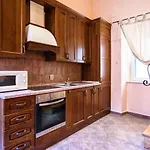 Amoret Apartments By Duhomes
