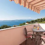 One-Bedroom Apartment With Sea View In Orebic