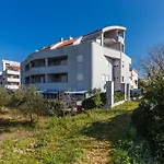 Peter Villa Spalldi Puntamika Exclusive W. Garage