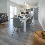 Wave Apartment With A Pool - Ae1551