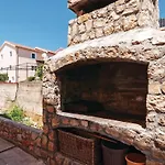 Cozy Apartment In Maslenica With Kitchen