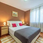 Amazing Apartment In Zadar With Wifi And 2 Bedrooms