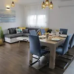 M&T Apartman