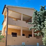 Apartmani Desnica