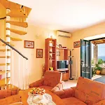 2 Bedroom Amazing Home In Podobuce