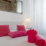 Luxury Rose Apartment