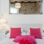 Luxury Rose Apartment