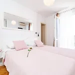Jele Rooms