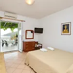 1 Bedroom Nice Apartment In Saplunara