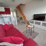 Sea View Apartment - Sunny Day