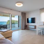 Apartments Mandre I