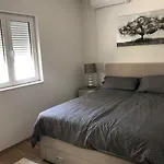 Beachfront Apartment Vir