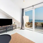 Apartment Divine With Sea View