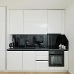 Iris Sea View Apartment - Free Beach Parking