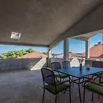 Ivan07 Spacious 3Br Apartment With Terrace