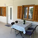 Apartment Nuka - One Bedroom Apartment With Terrace