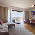 Lola'S Luxury Apartment