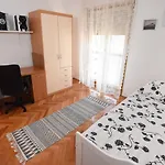 Close To The Centre, 2-Bedroom Apartment Zara Verde