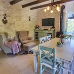 Holiday Home Dvori Dida Mile