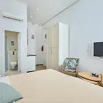 Room Eddie