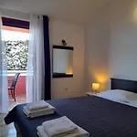 Apartment Mima With Sea View