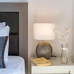 Crown Apartments - Emerald 1 Bd