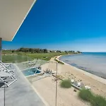 Jimmys Beach - Direkt Am Meer, Tollem Blick Und Beheiztem Pool