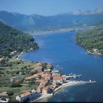 2-Bedroom Apartment With Seaview 3558-2