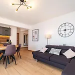Del Mar Heritage & Sea View Apartment