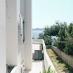 Seafront Beach House - First Row To Sea