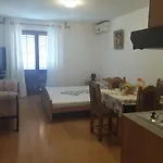 Zaton Apartmani M. Ilesh