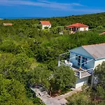 2 Bedroom Nice Home In Molat