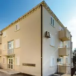 Nice Apartment In Cavtat With Wifi