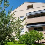 Iadertina Apartment