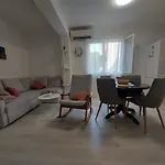 Apartment Nora Lastovo