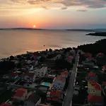Blue Sunrise Apartment
