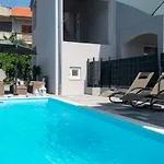 Modern Apartment With Private Pool