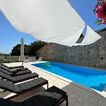 Boutique House Ika With Private Swimming Pool