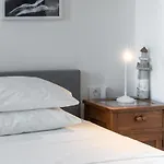 Apartment Near Old Town, Free Parking & Huge Garden