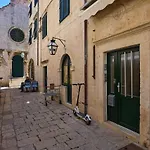 Hedera Estate, Hedera A21