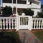 Apartments Anda Near Queen Beach