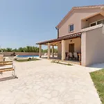 Casa Di Marko-New Modern Rustic House With Pool And Spacious Garden!