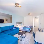 Stella Lovely Studio With Balcony And Free Parking