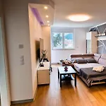 Aquamarine Deluxe Apartment