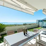 Crowonder Beachfront Reiterer Villa V3 With Jacuzzi 30 Meters From The Beach