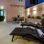 Villa Flores Luxury Apartment